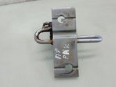 Bisagra inferior puerta delantera