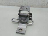 Bisagra inferior puerta delantera
