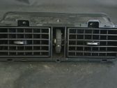 Grille d'aération centrale