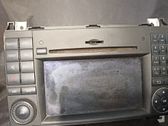 Radio / CD-Player / DVD-Player / Navigation