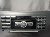 Radio / CD-Player / DVD-Player / Navigation