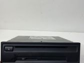 Radio / CD-Player / DVD-Player / Navigation