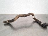 Tuyau de liquide de refroidissement moteur