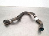 Tuyau de liquide de refroidissement moteur