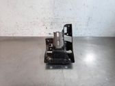 Engine mount bracket