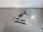 Engine bonnet/hood hinges