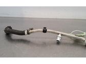Tuyau de liquide de refroidissement moteur