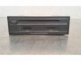 Radio/CD/DVD/GPS-pääyksikkö