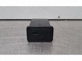 USB-pistokeliitin