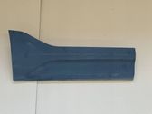 Listón embellecedor de la puerta delantera (moldura)