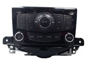Radio / CD-Player / DVD-Player / Navigation