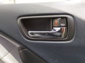 Poignée inférieure de porte avant