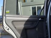 Serrure de porte arrière