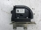 Parcel shelf load cover mount bracket