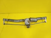 Tringlerie et moteur d'essuie-glace avant