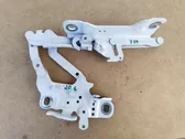 Engine bonnet/hood hinges