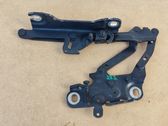 Engine bonnet/hood hinges