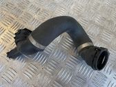 Tuyau de liquide de refroidissement moteur