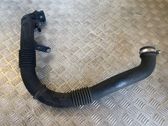 Intercooler pipe mounting bracket
