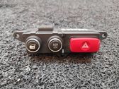 Botón interruptor de luz de peligro