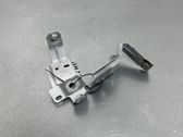 Fender mounting bracket