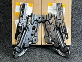Engine bonnet/hood hinges
