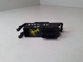 Rear window lifting mechanism without motor
