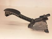 Accelerator throttle pedal