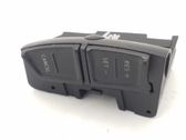 Steering wheel buttons/switches