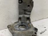 Engine mounting bracket