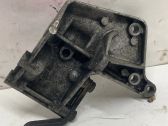Engine mounting bracket