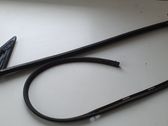 Joint de fenêtre de porte avant coupé