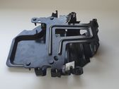 Autres pièces compartiment moteur