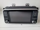 Radio/CD/DVD/GPS-pääyksikkö