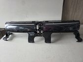 Oberes Gitter vorne