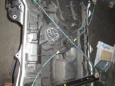 Mecanismo para subir la puerta delantera sin motor