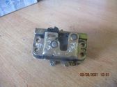 Serrure de porte avant