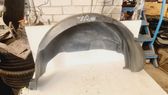 Rear arch fender liner splash guards