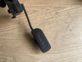 Accelerator throttle pedal