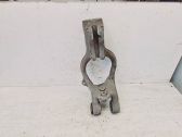 Lower shock absorber bracket