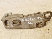 Engine mounting bracket