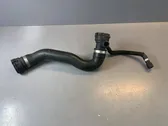 Tuyau de liquide de refroidissement moteur