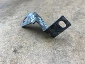 Front bumper mounting bracket