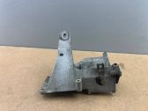 Engine mounting bracket