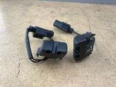 Windshield washer spray nozzle
