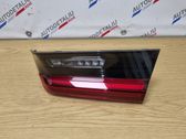 Tailgate rear/tail lights