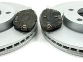 Jeu de disques et étriers de frein