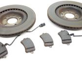 Brake discs and calipers set
