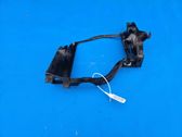 Headlight/headlamp mounting bracket