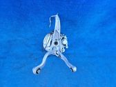 Front wheel hub spindle knuckle